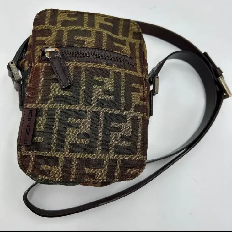 フェンディ FENDI ショルダーバッグ ズッカ柄 ズッカ レザー