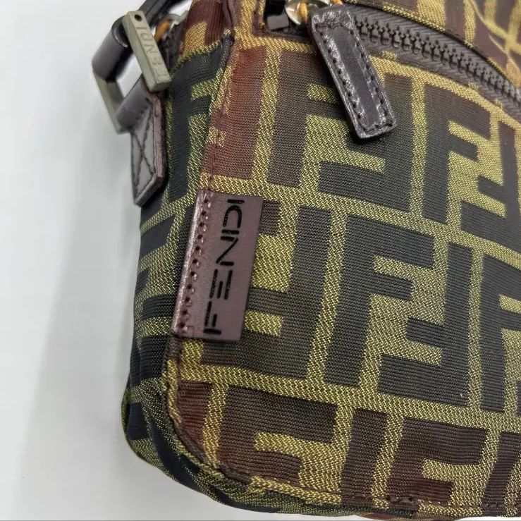 フェンディ FENDI ショルダーバッグ ズッカ柄 ズッカ レザー