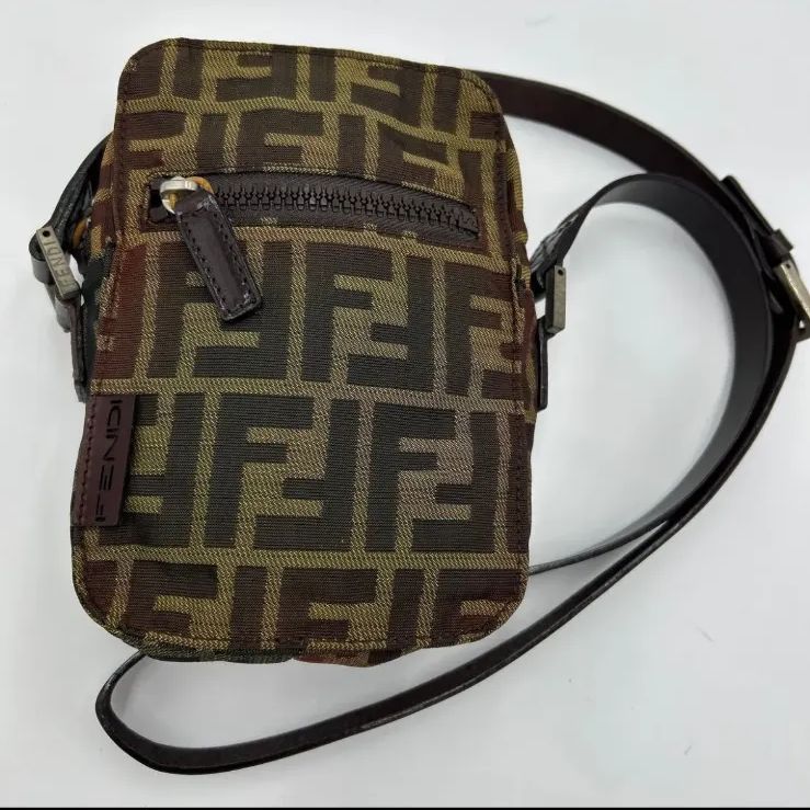 フェンディ FENDI ショルダーバッグ ズッカ柄 ズッカ レザー
