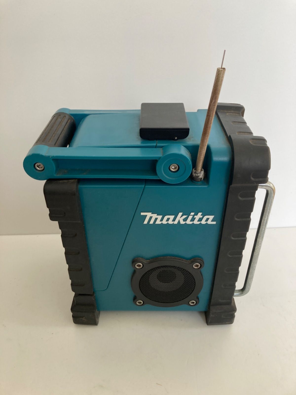 マキタ(Makita) 現場ラジオ MR100【動作確認済】バッテリーおまけ付