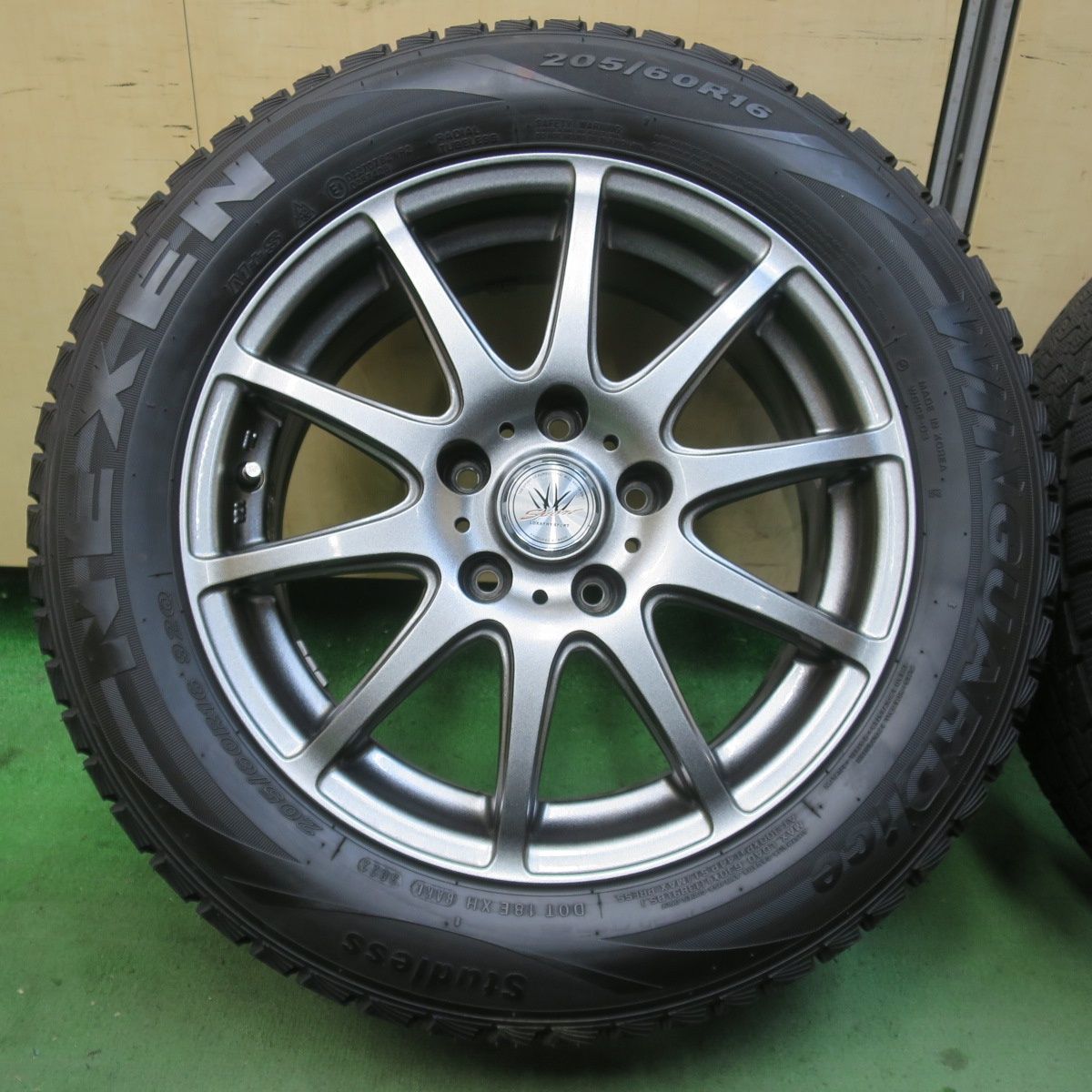 バリ溝！22年！キレイ！9分☆LOXARNY SPORT 205/60R16 スタッドレス