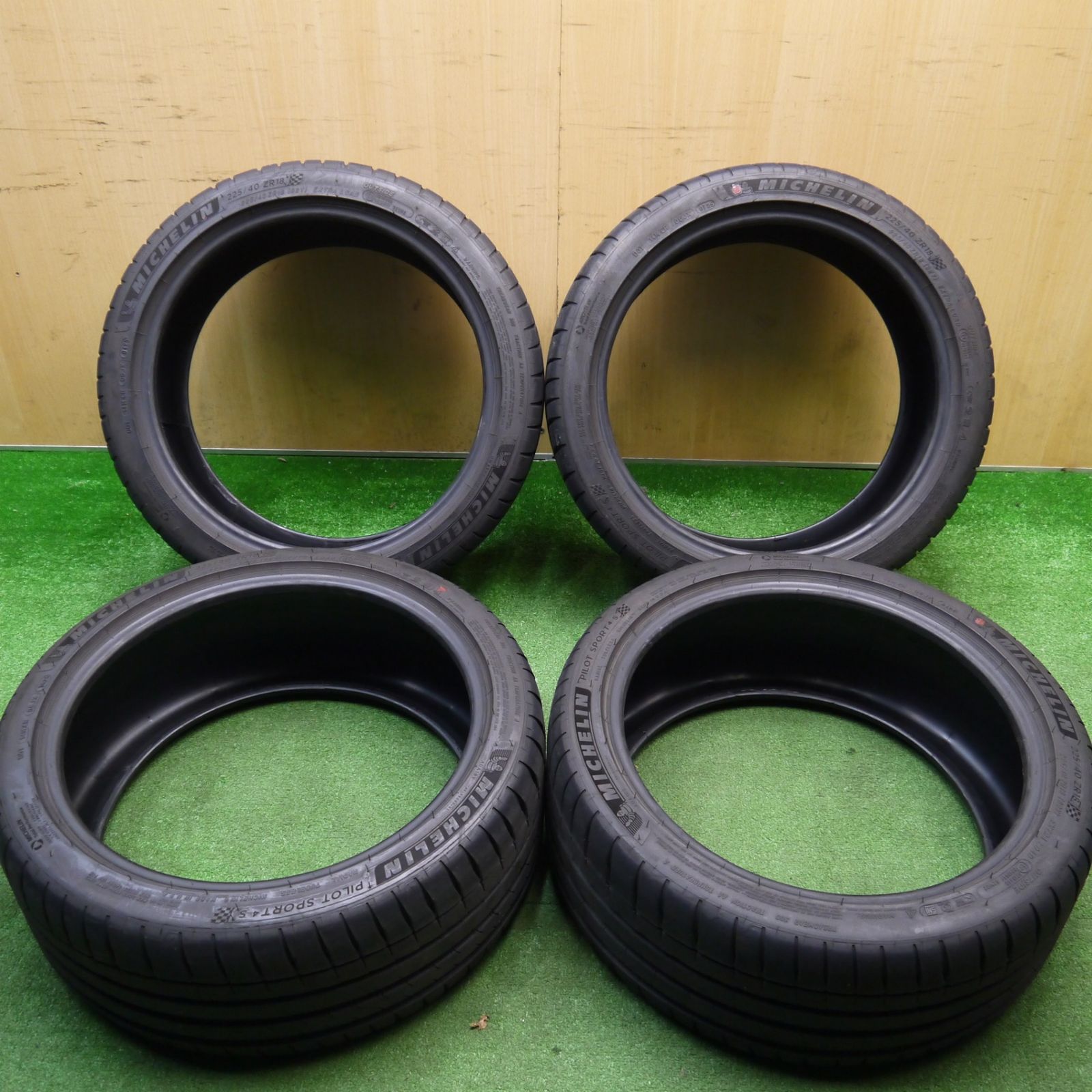 ヴィンテージタイヤ　18インチ　バリ溝！ バリ溝！25年！9分☆225/40R18 ミシュラン パイロットスポーツ4 S