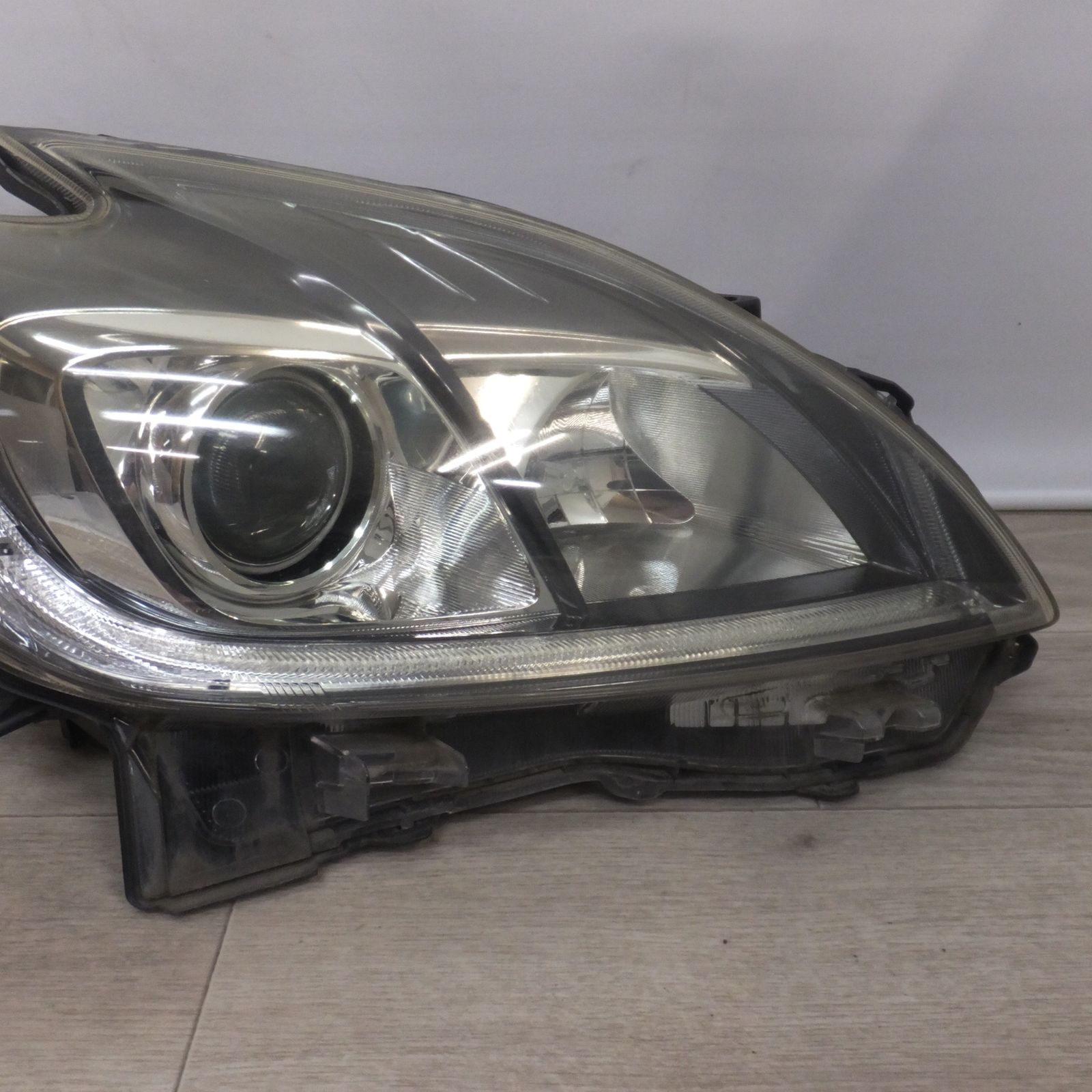 送料無料] ☆トヨタ TOYOTA 純正 プリウス 30系 ヘッドライト KOITO 47