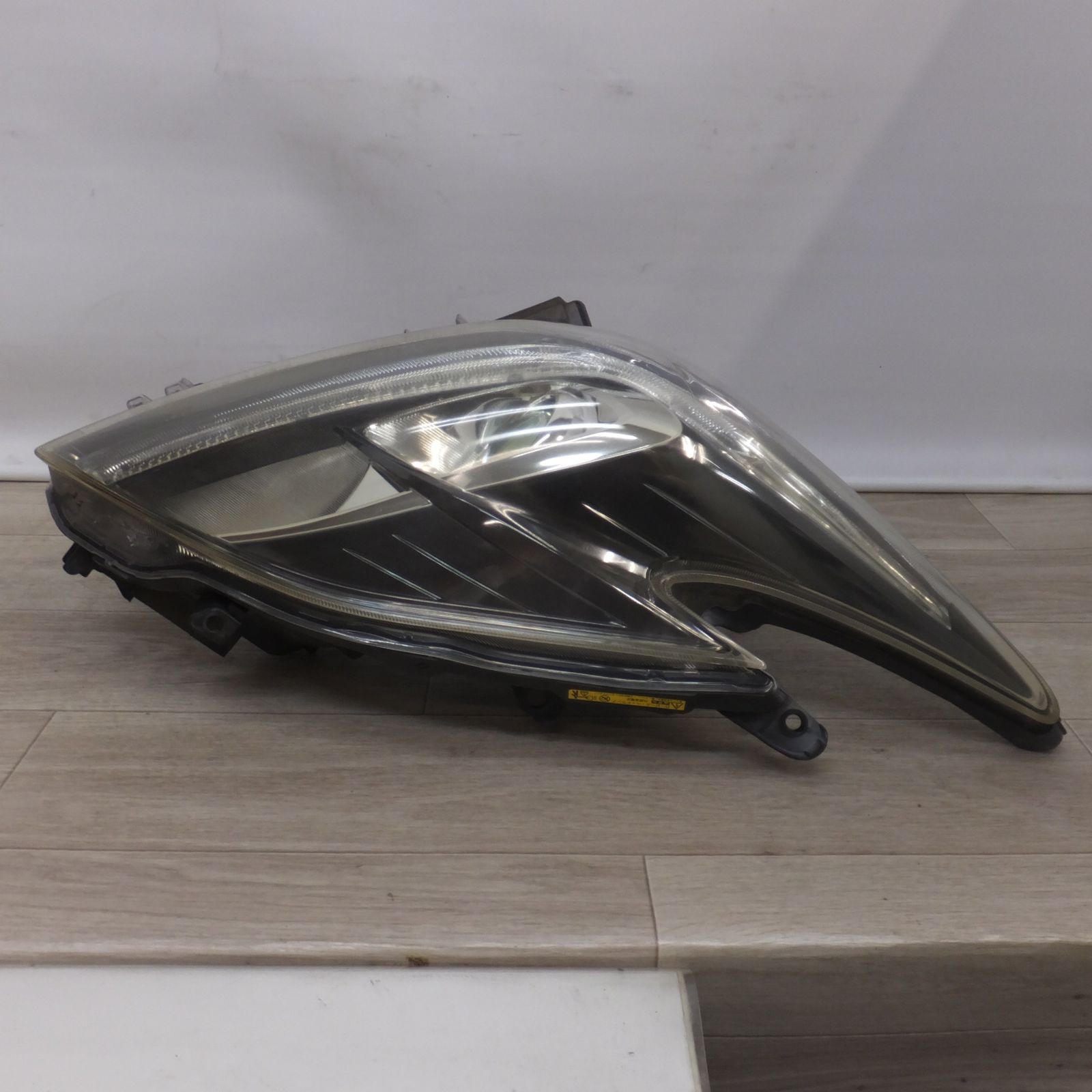 送料無料] ☆トヨタ TOYOTA 純正 プリウス 30系 ヘッドライト KOITO 47