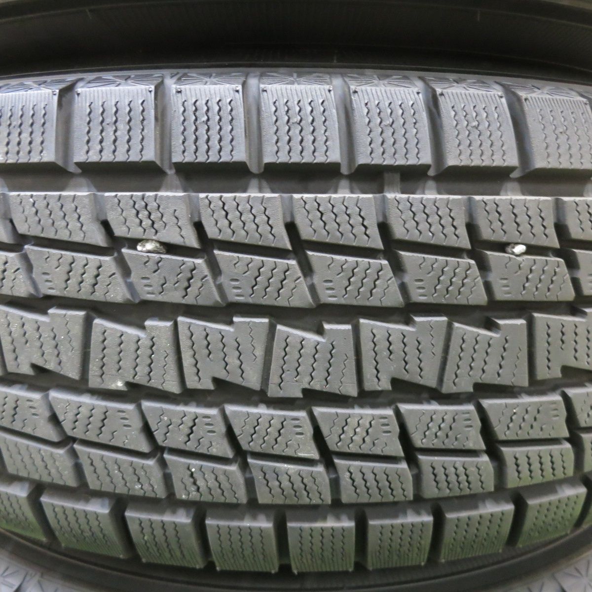 バリ溝！9.5分☆三菱 パジェロ 純正 265/70R16 スタッドレス