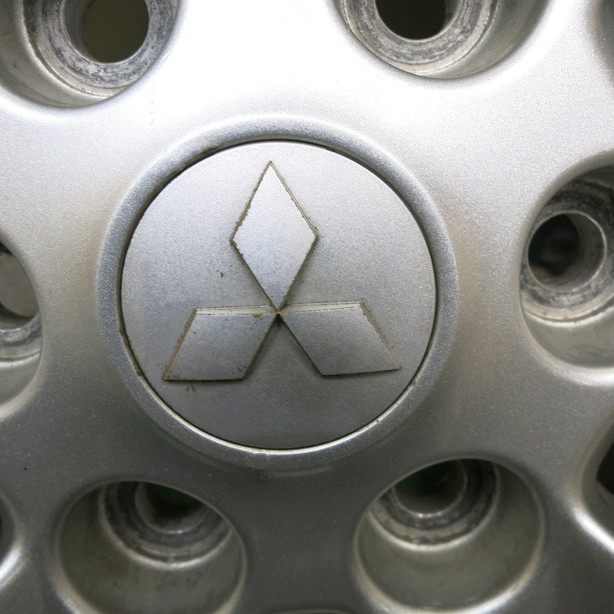 バリ溝！9.5分☆三菱 パジェロ 純正 265/70R16 スタッドレス