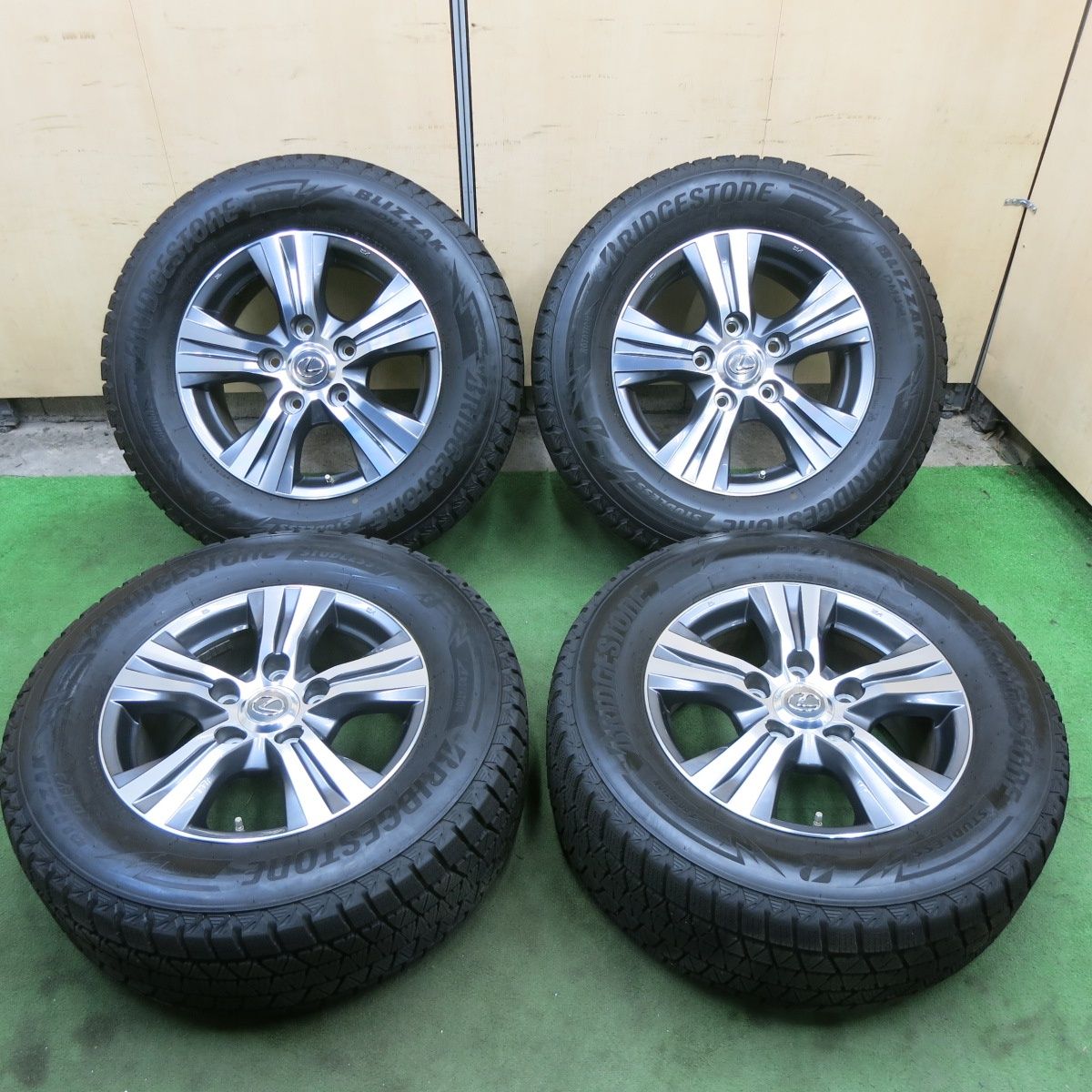 バリ溝！23年！キレイ！9.5分レクサス LX 純正 285/60R18 スタッドレス ブリヂストン ブリザック DM-V3 18インチ PCD150/5H6012802ナス