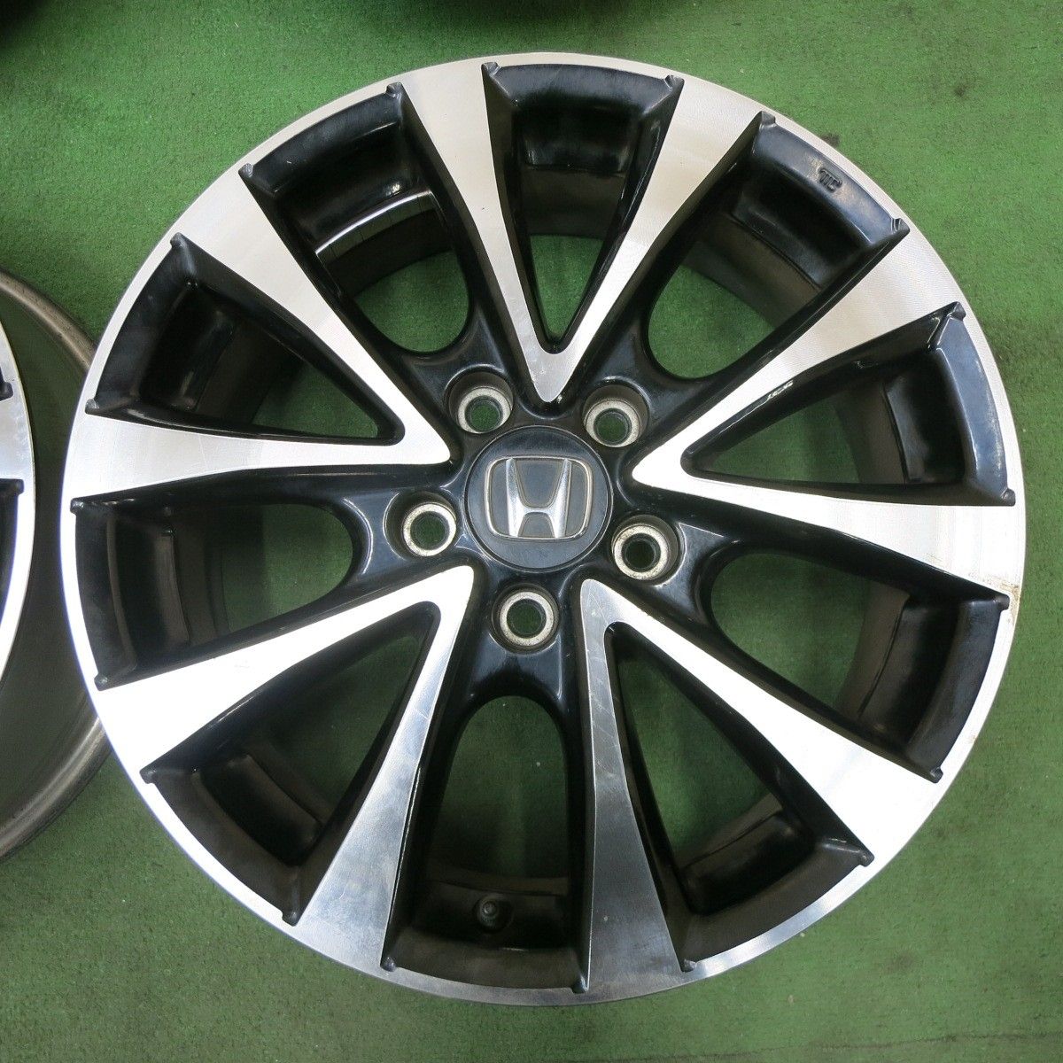 美品‼️ホンダ ステップワゴンスパーダ純正17インチホイール4本セット‼️ 送料無料] 4本価格☆ホンダ ステップワゴン スパーダ 純正 ホイール 17