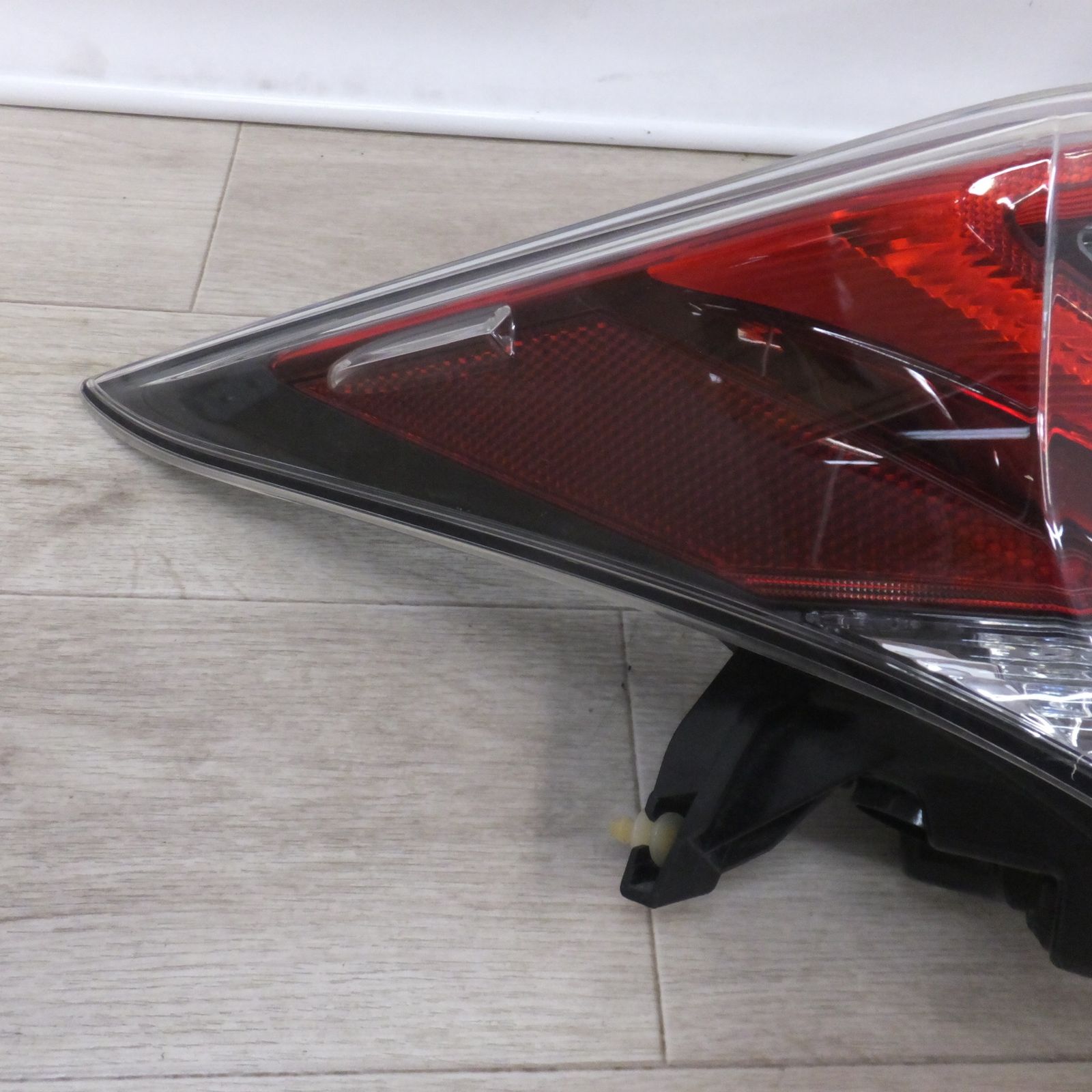 送料無料] ☆トヨタ TOYOTA 純正 プリウス 50系 テールライト ICHIKOH