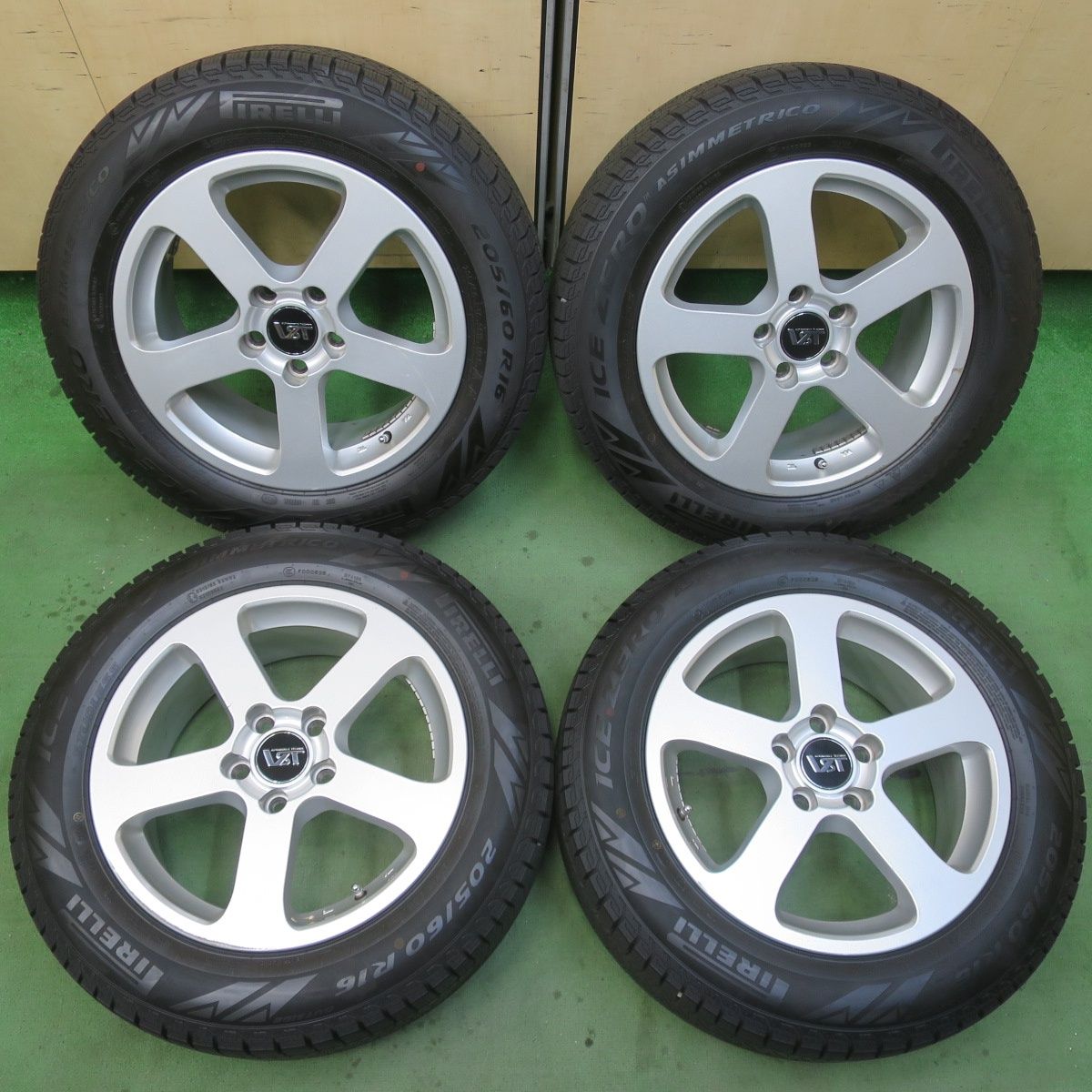 バリ溝！24年！ほぼ10分☆ボルボ 等 VST RS 205/60R16 スタッドレス