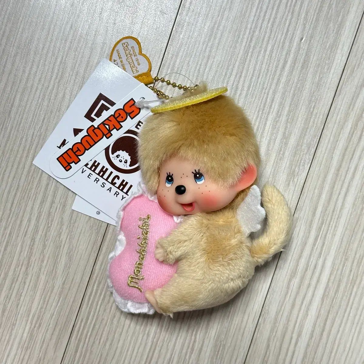 モンチッチ ラブハッピーエンジェル 50周年 キーホルダー - メルカリ