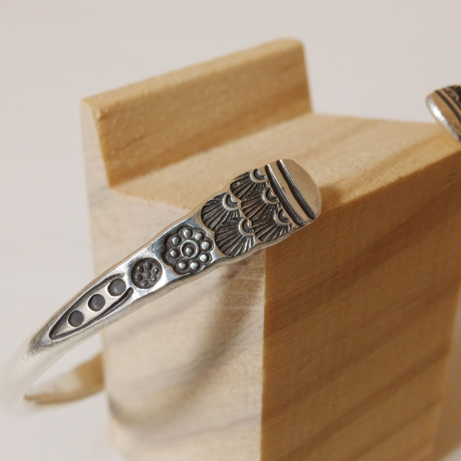 カレンシルバーバングル ユニセックス KAREN SILVER BANGLE UNISEX