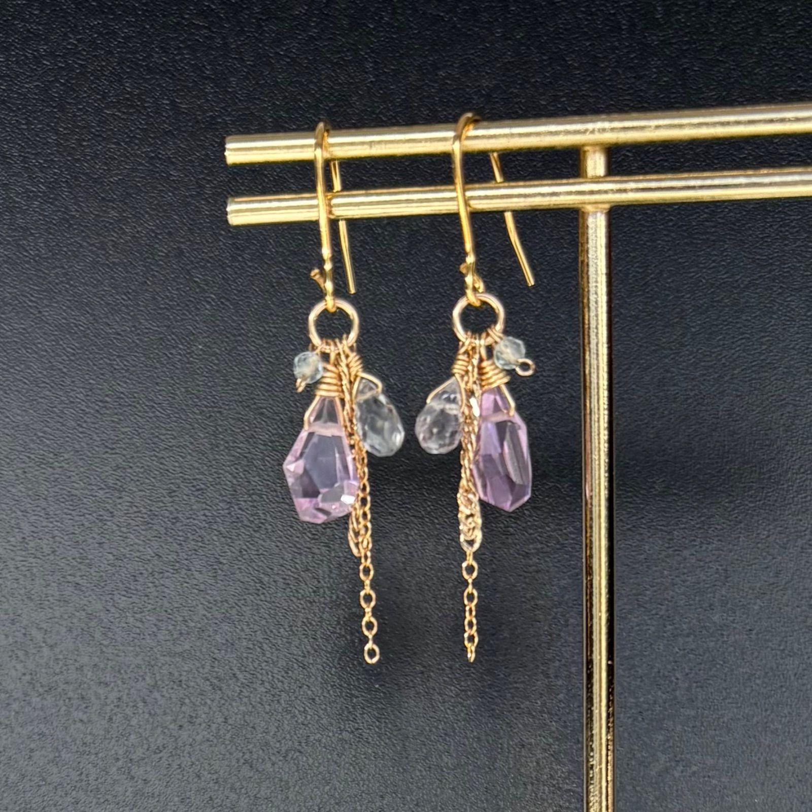 ピンクアメジスト＆スピネル、ブルートパーズのチャーム【14kgf