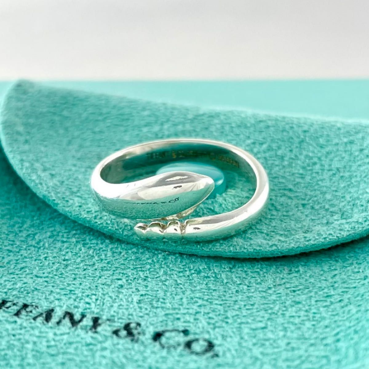 ティファニー 14号 スネーク リング エルサペレッティ シルバー P67fe ティファニー 14.5号 エルサペレッティ スネーク リング ZE1fe - メルカリ