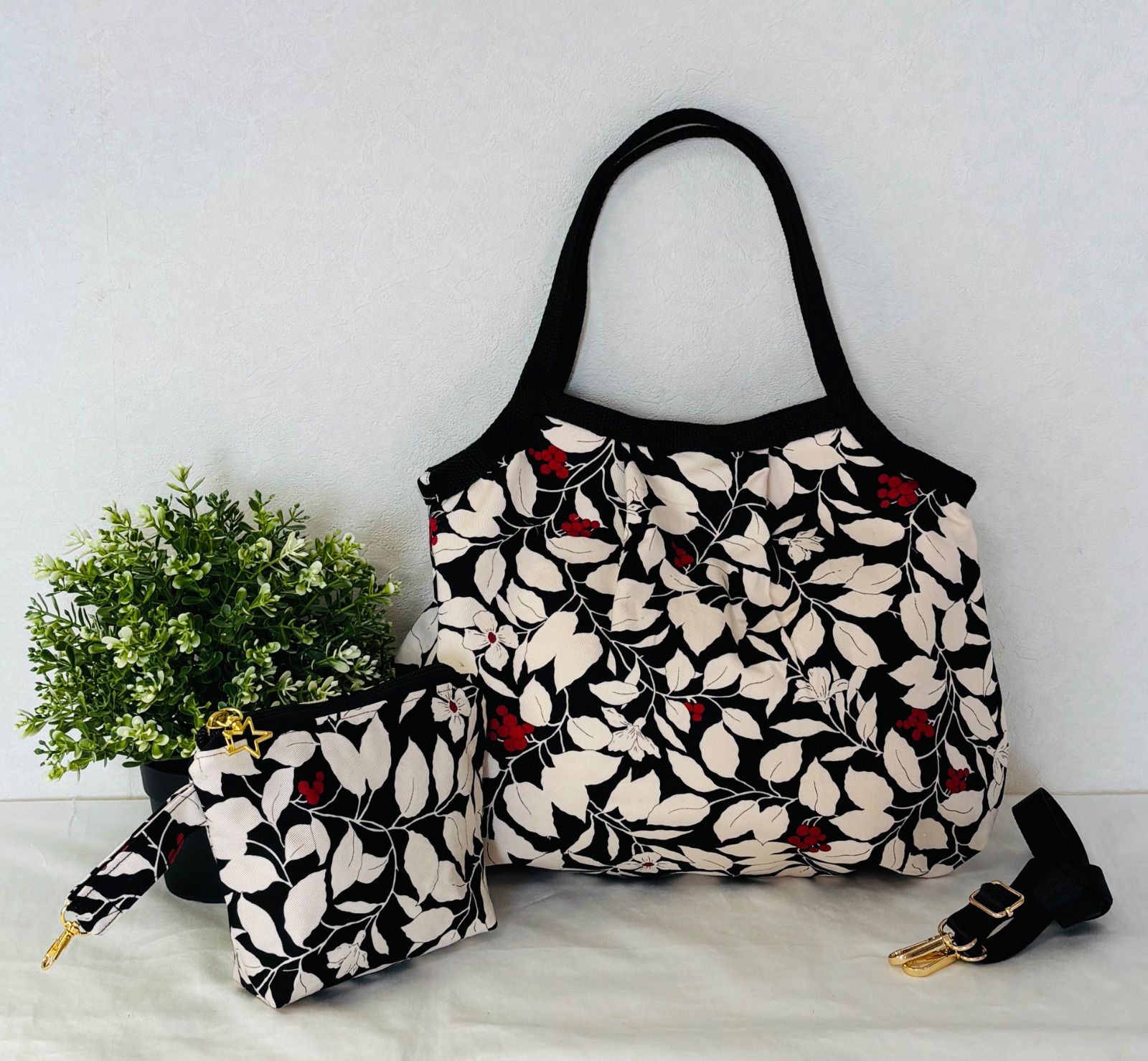 裁縫ストア・ボヌール】大人かわいい 北欧風 花柄 ボタニカル柄 ツイル