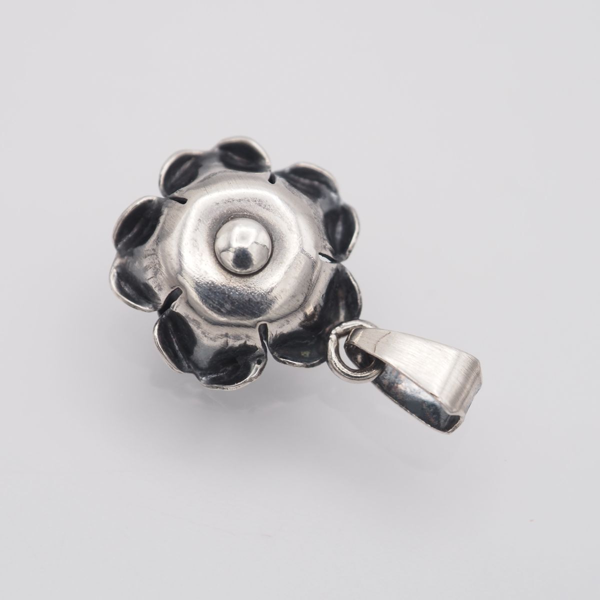 Q059 ヴィンテージ 925刻印 ペンダント トップ フラワー デザイン