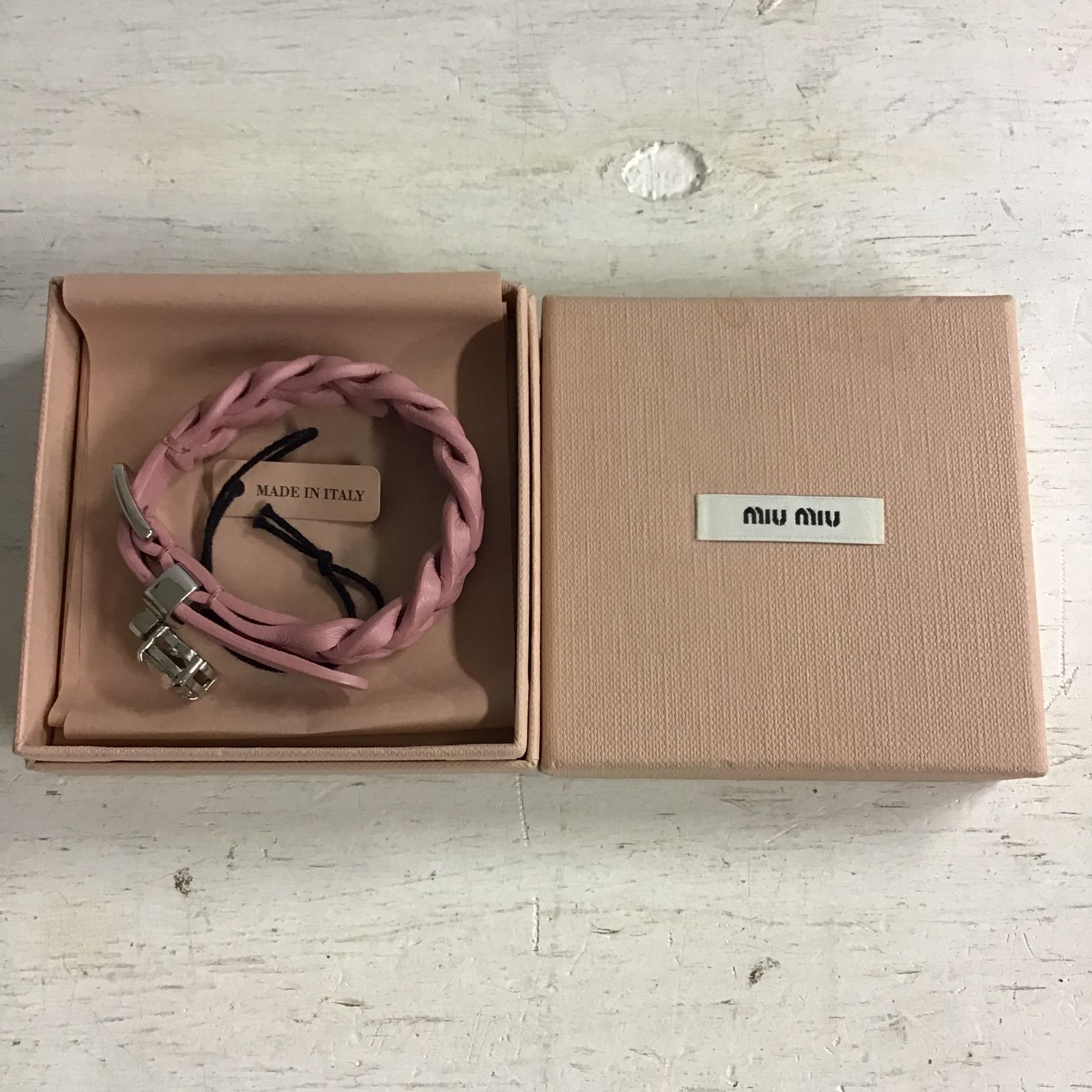 八戸85-2-20260122】MIUMIU ミュウミュウ レザーブレスレット ピンク