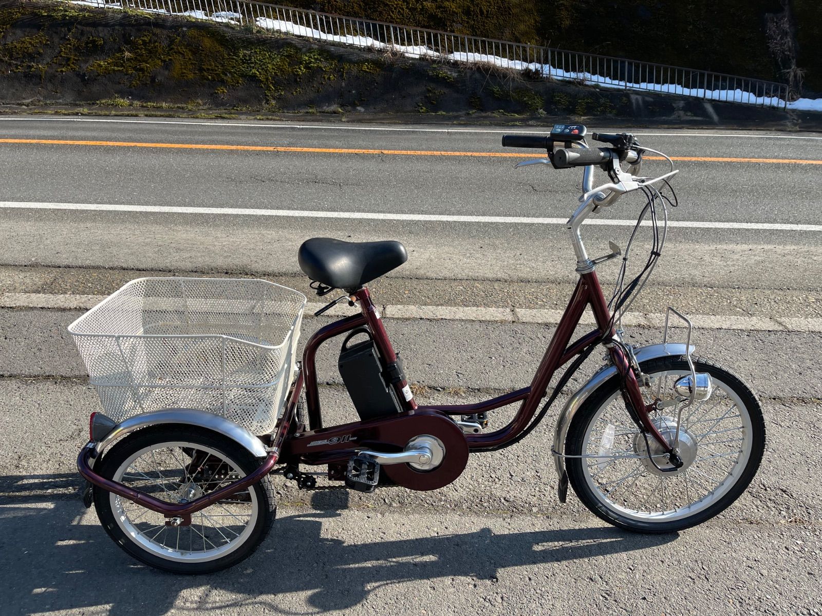 動作確認済 送料無料 ACTIVEPLUS電動アシスト三輪自転車 24V 5.8Ah 8.5