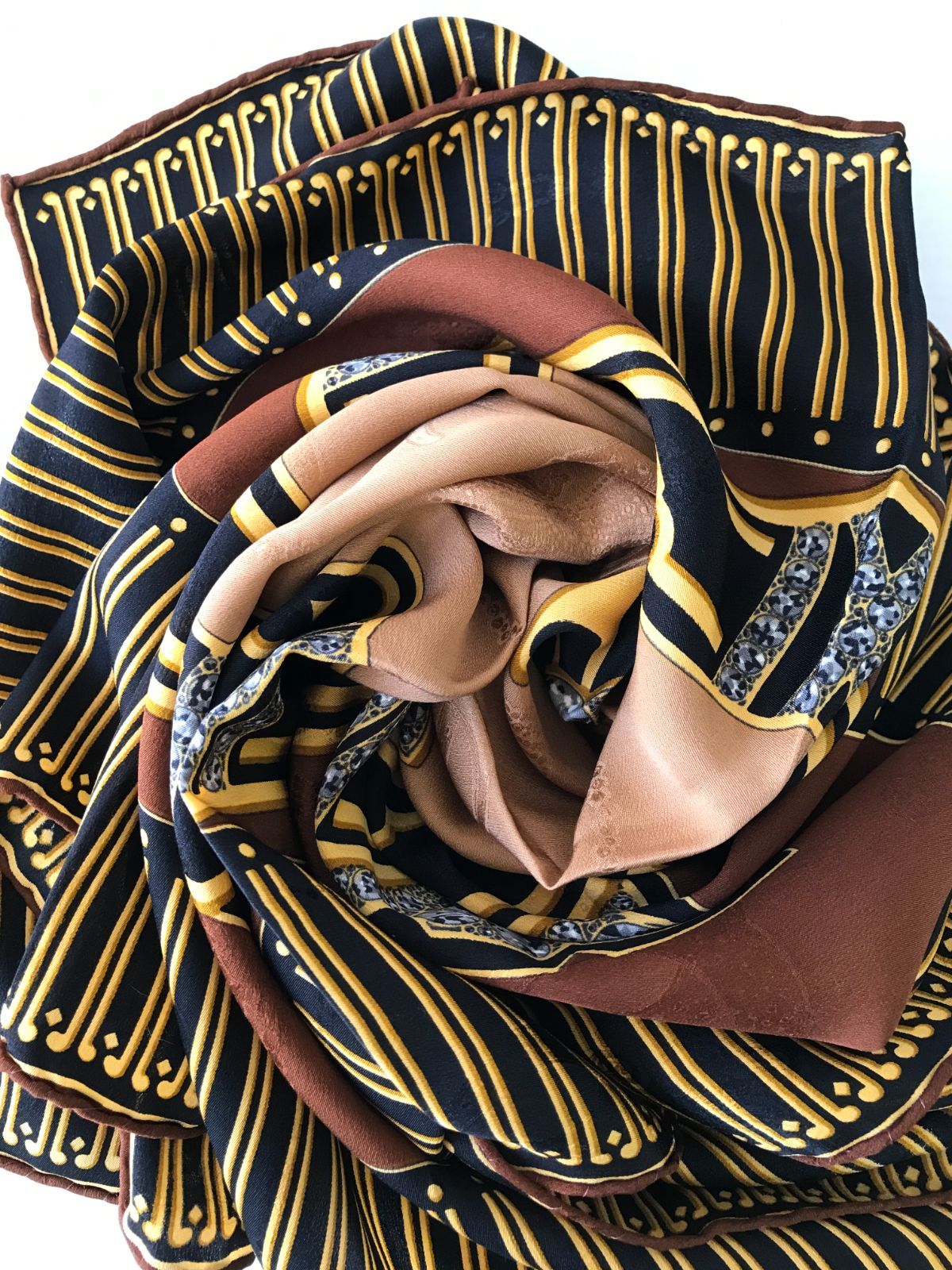 Cartier カルティエ 大判スカーフ 427 - メルカリ