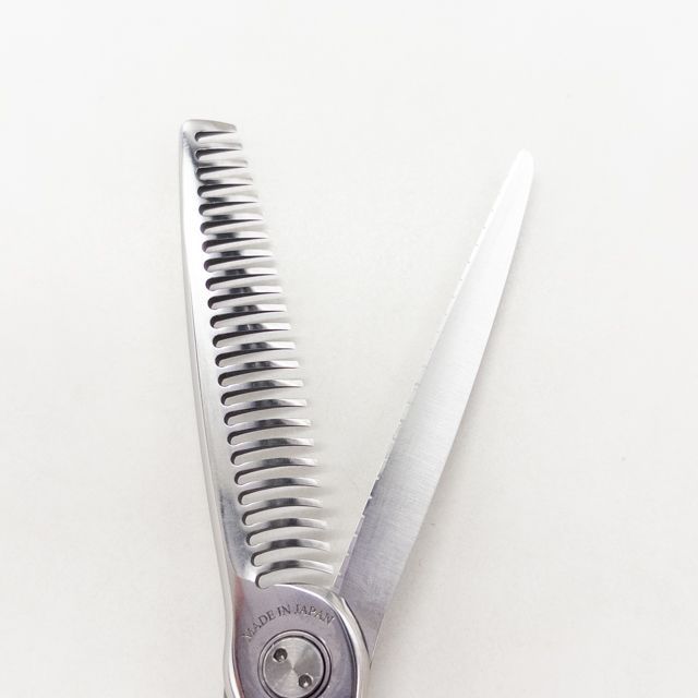 トギノンTOGINON】プレミアムクイーンスター5.8 メガネ シザー