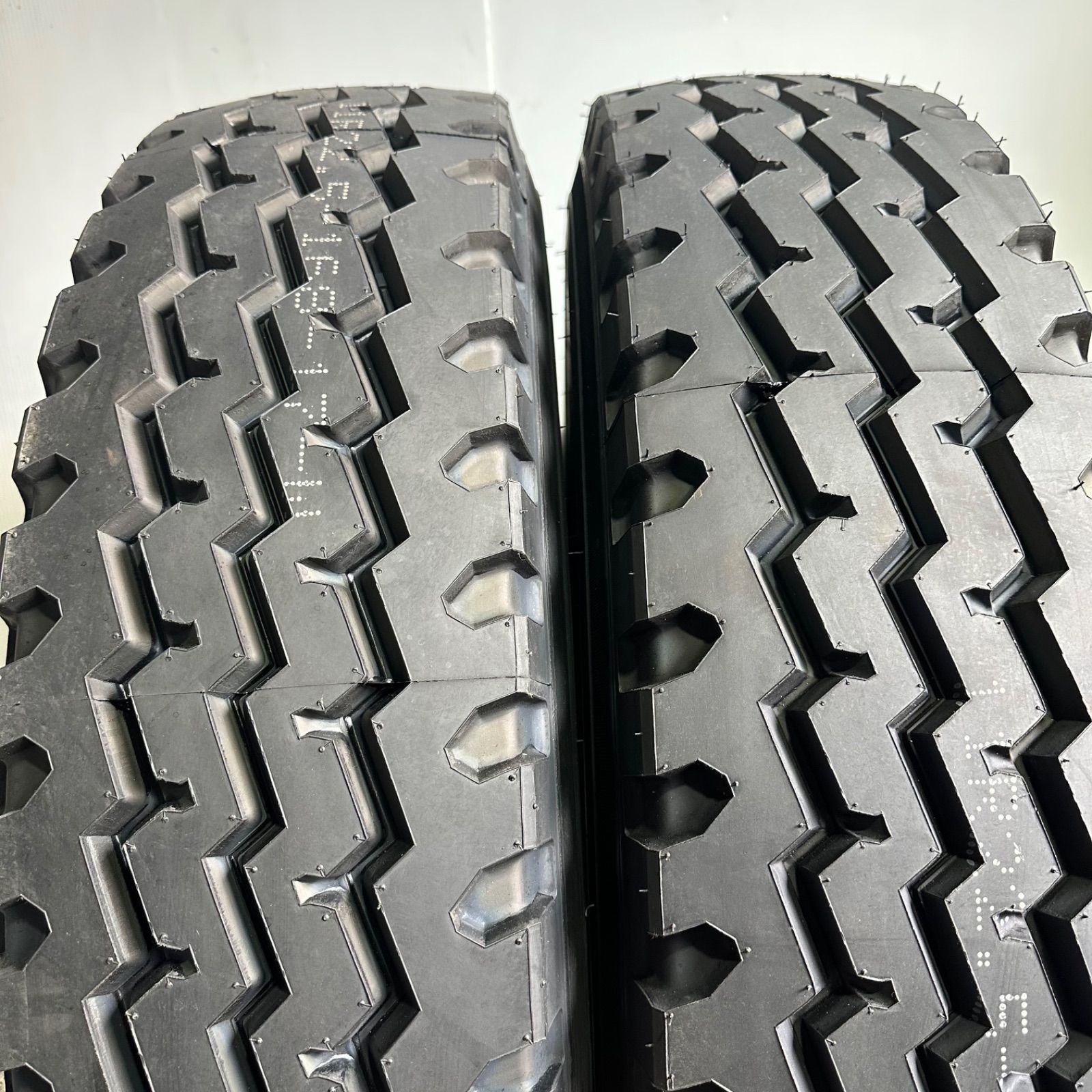 未使用品　11R22.5 2025年製　4本　BOTO BT168 2025年製 11R22.5 16PR BOTO BT168 【 新品 4本セット】生 夏 サマー