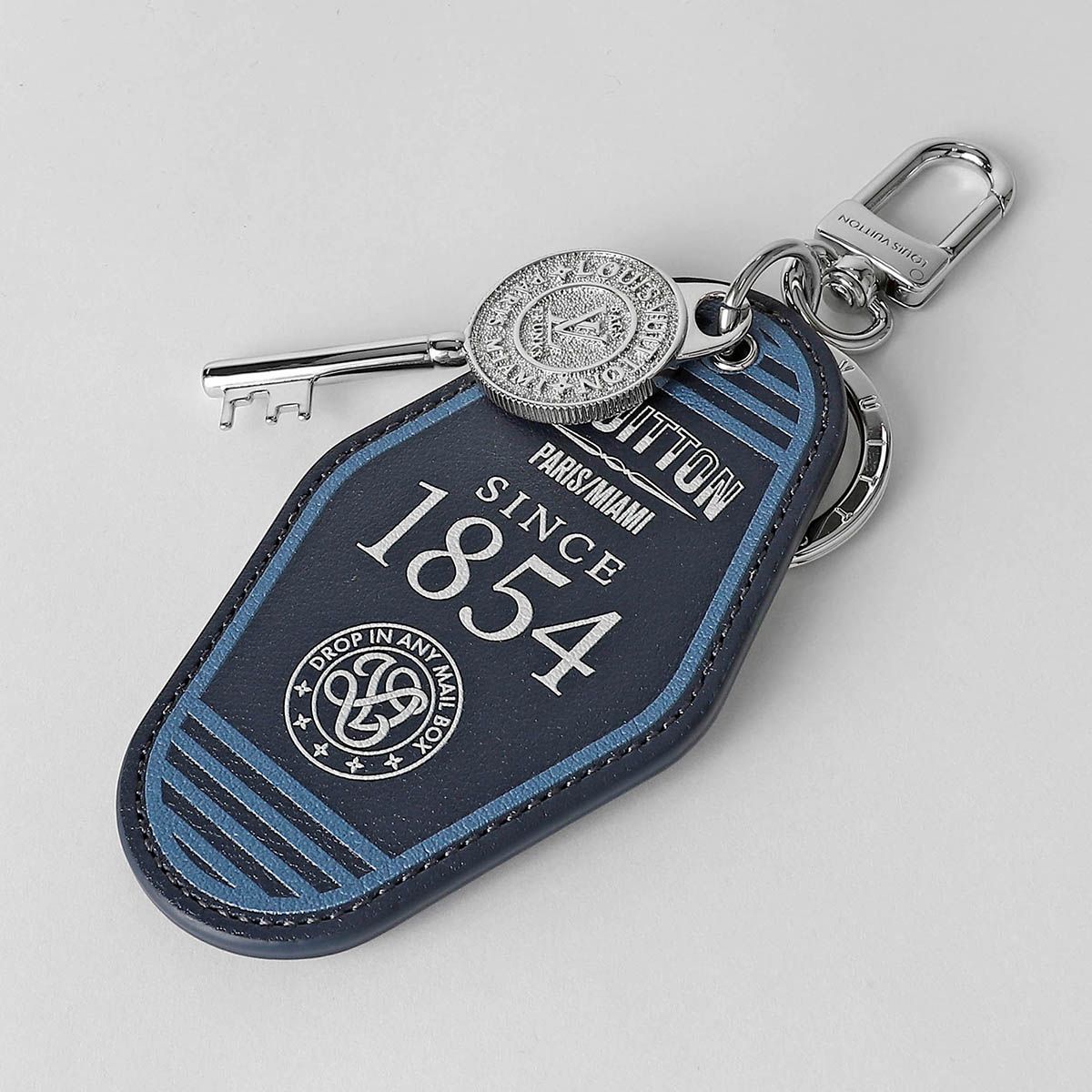 新品 ルイヴィトン Louis Vuitton キーホルダー LV クルーズ ブルー