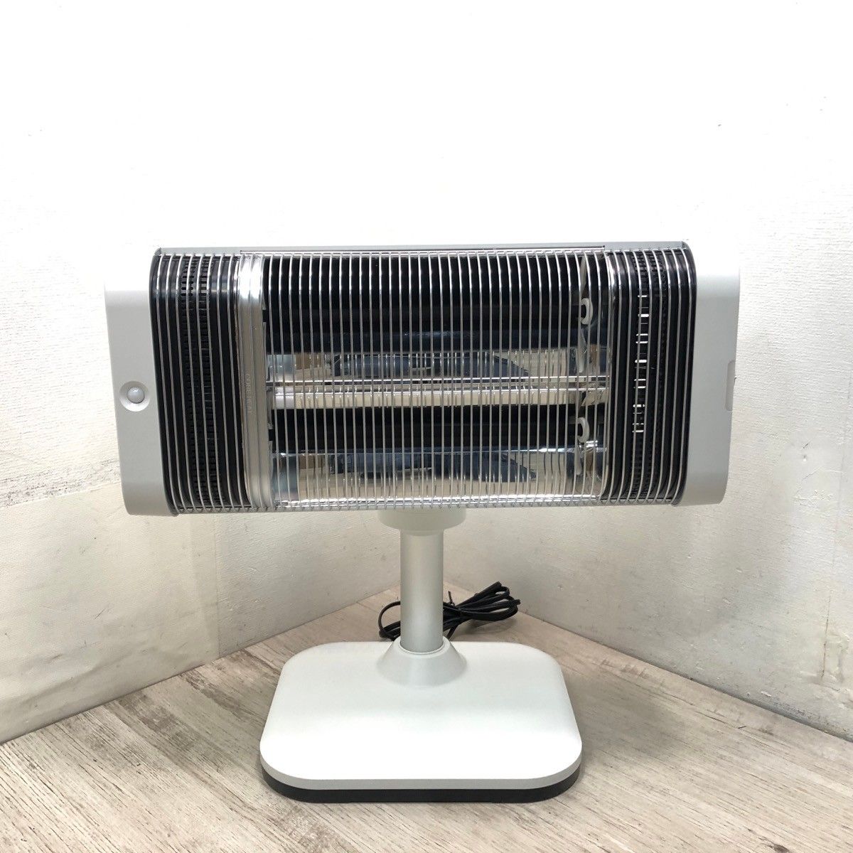 CORONA コロナ CORE HEAT コアヒート 遠赤外線電気ストーブ DH-1220R