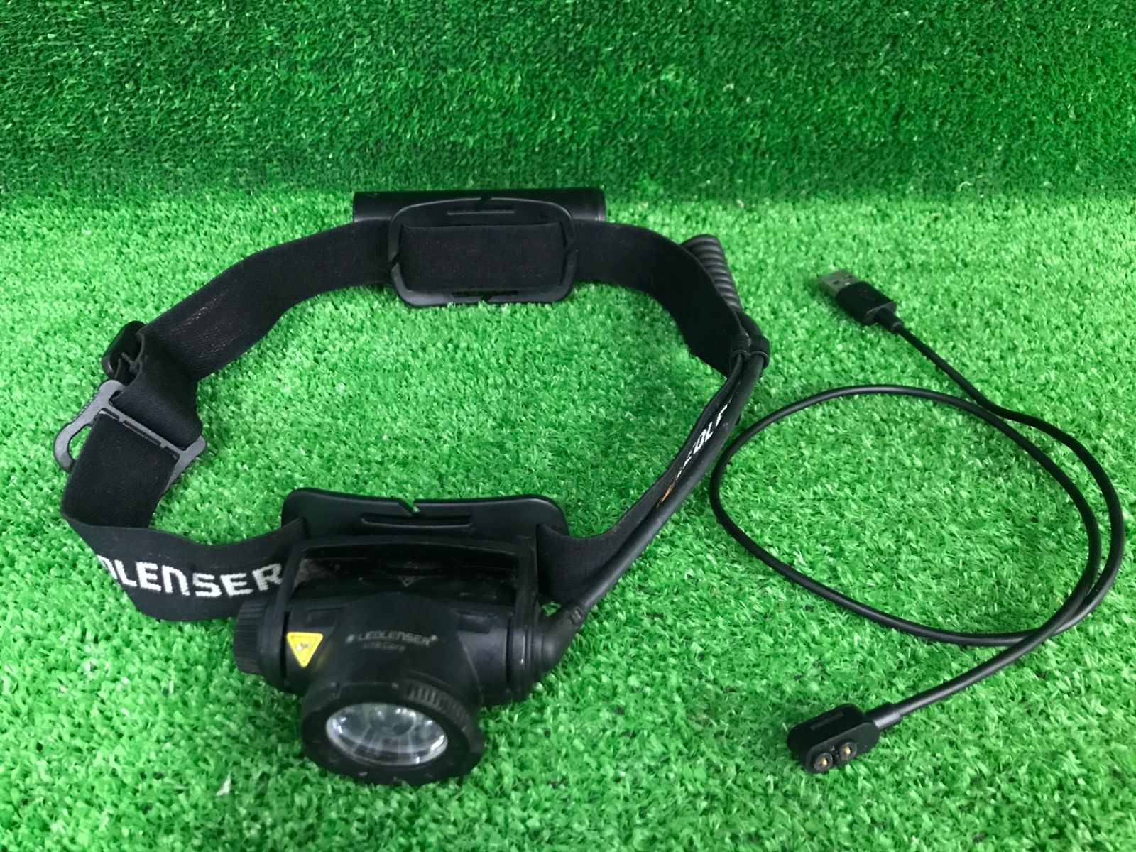 中古品】【0906】☆Ledlenser(レッドレンザー) LEDヘッドライト USB