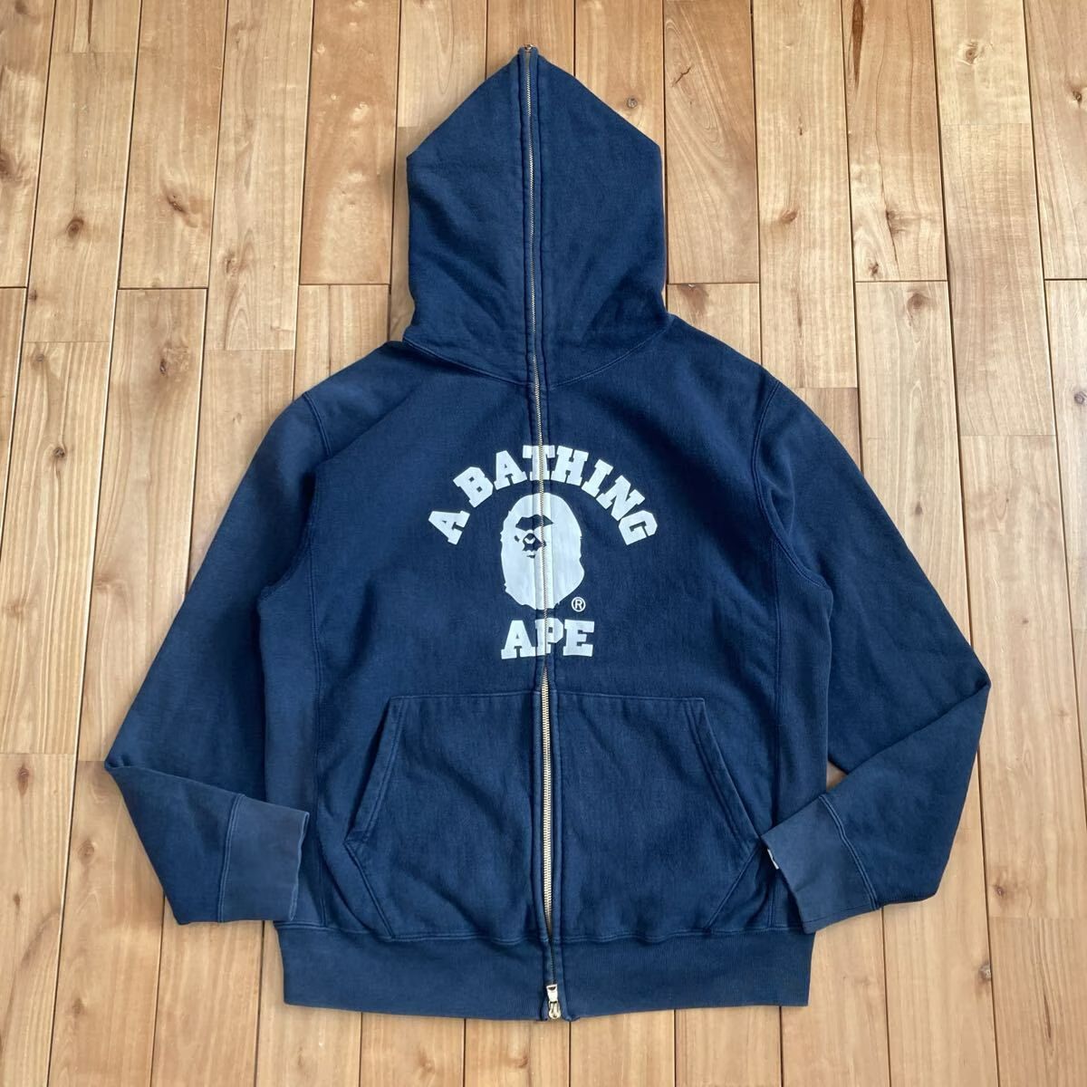 A BATHING APE カレッジロゴ　いいねは不用です⭐︎ フルジップパーカー Mad Face カレッジロゴ フルジップ パーカー Mサイズ ネイビー a