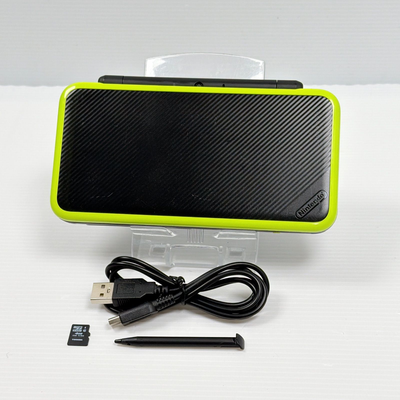 Newニンテンドー2DS LL ブラック×ライム Newニンテンドー2DS LL