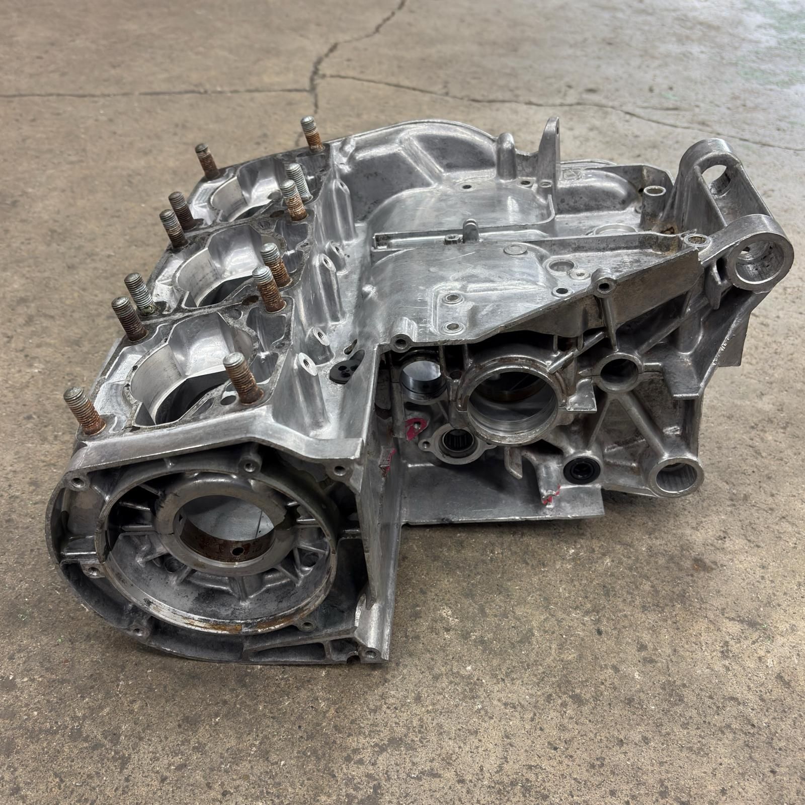 SUZUKI GT380 クランクケース スズキ - メルカリ