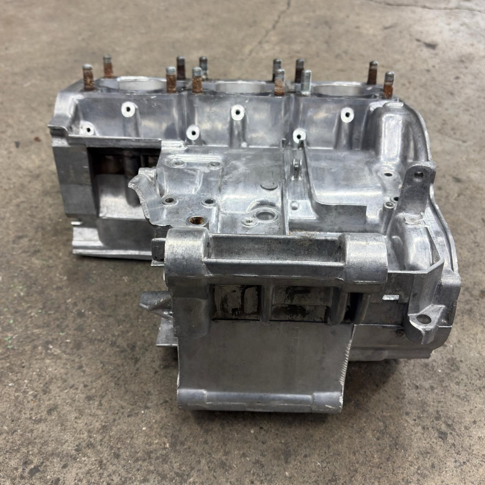 SUZUKI GT380 クランクケース スズキ - メルカリ