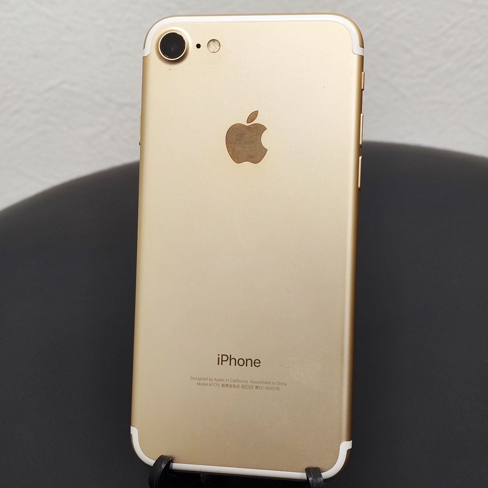 【美品】iPhone7 32GB MNCG2J/A バッテリー最大容量95% KDDI iPhone7 32GB MNCG2J/A バッテリー最大容量32GB - メルカリ