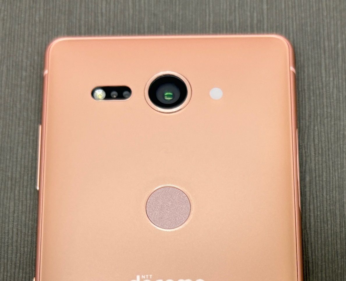Xperia XZ2 compact 64GB コーラルピンク docomo -HO552- - メルカリ