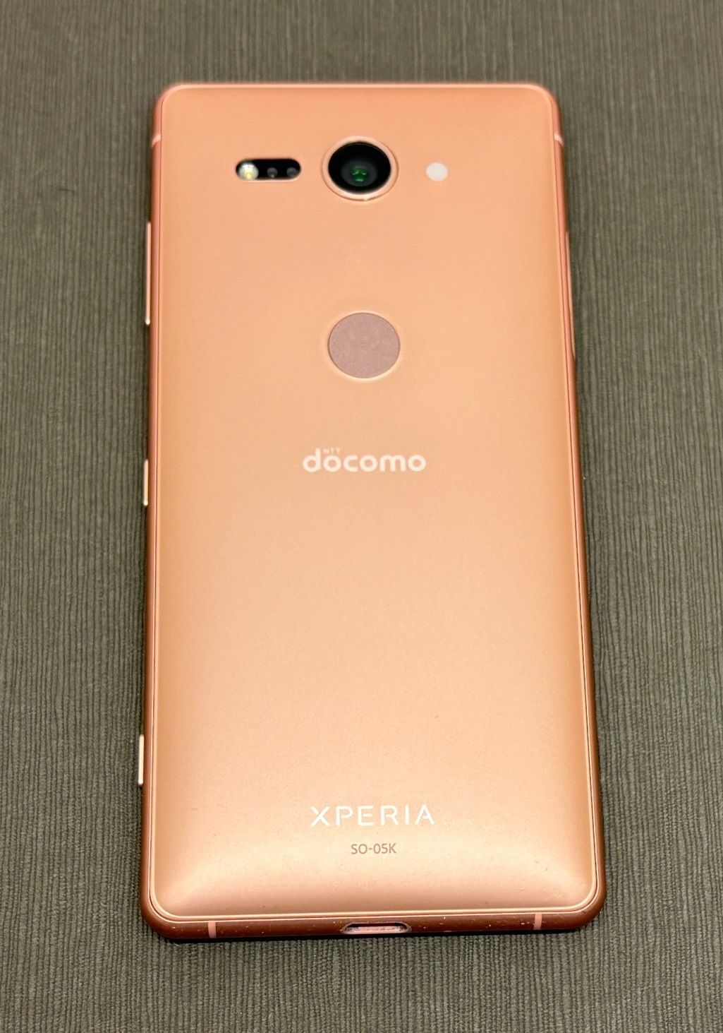 Xperia XZ2 compact 64GB コーラルピンク docomo -HO552- - メルカリ