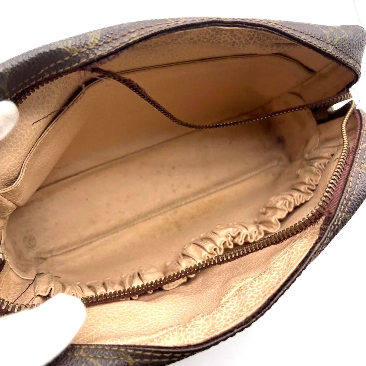 LOUIS VUITTON ルイヴィトン ポーチ トゥルーストワレット 23 クラッチ