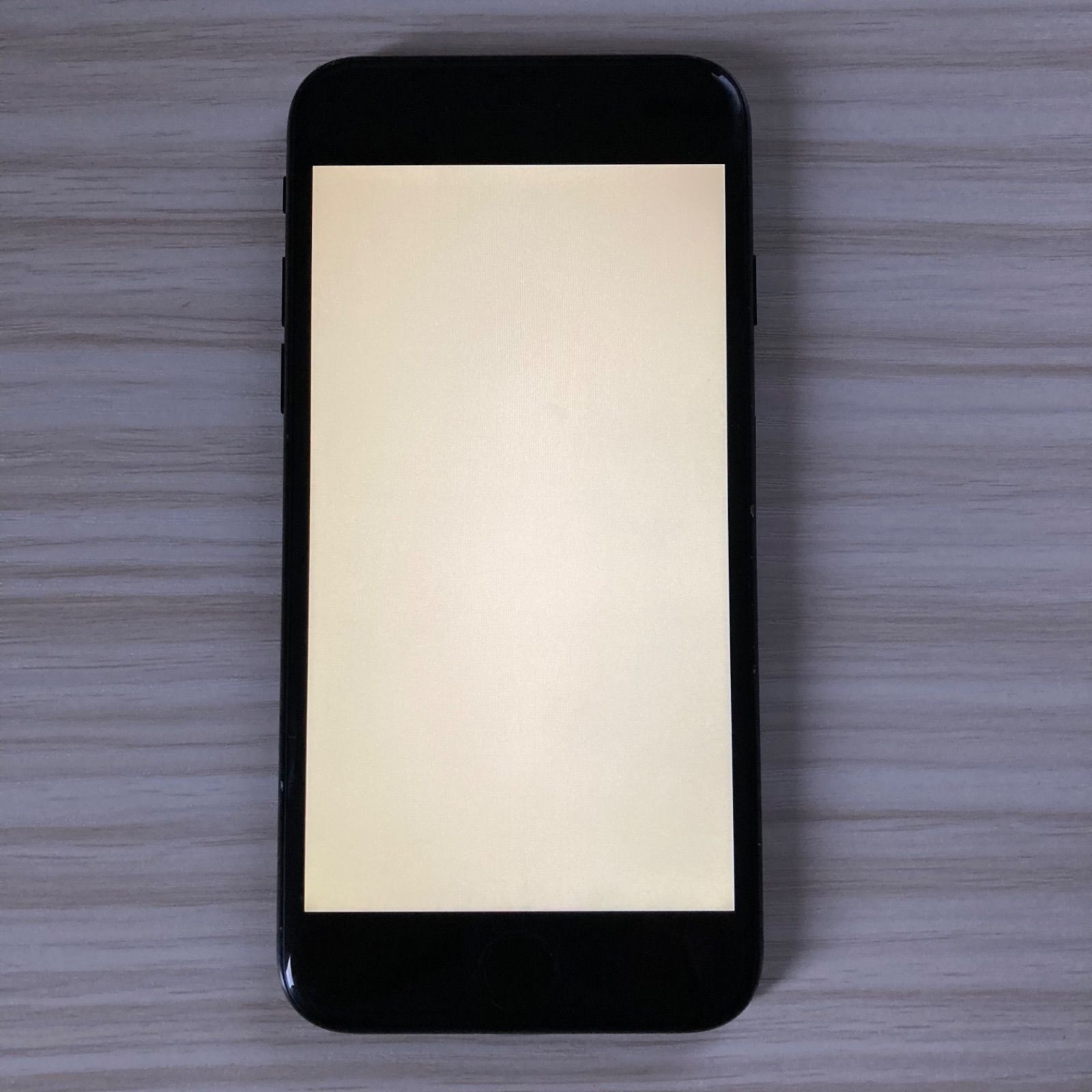 iPhone7 128GB JET BLACK バッテリー82% SIMフリー - メルカリ