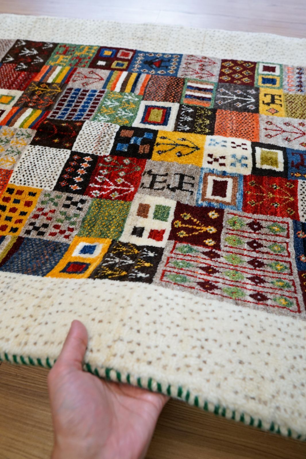 ペルシャ絨毯 カシュクリ ギャッベ リズバフトギヤべ 130×85cm - メルカリ