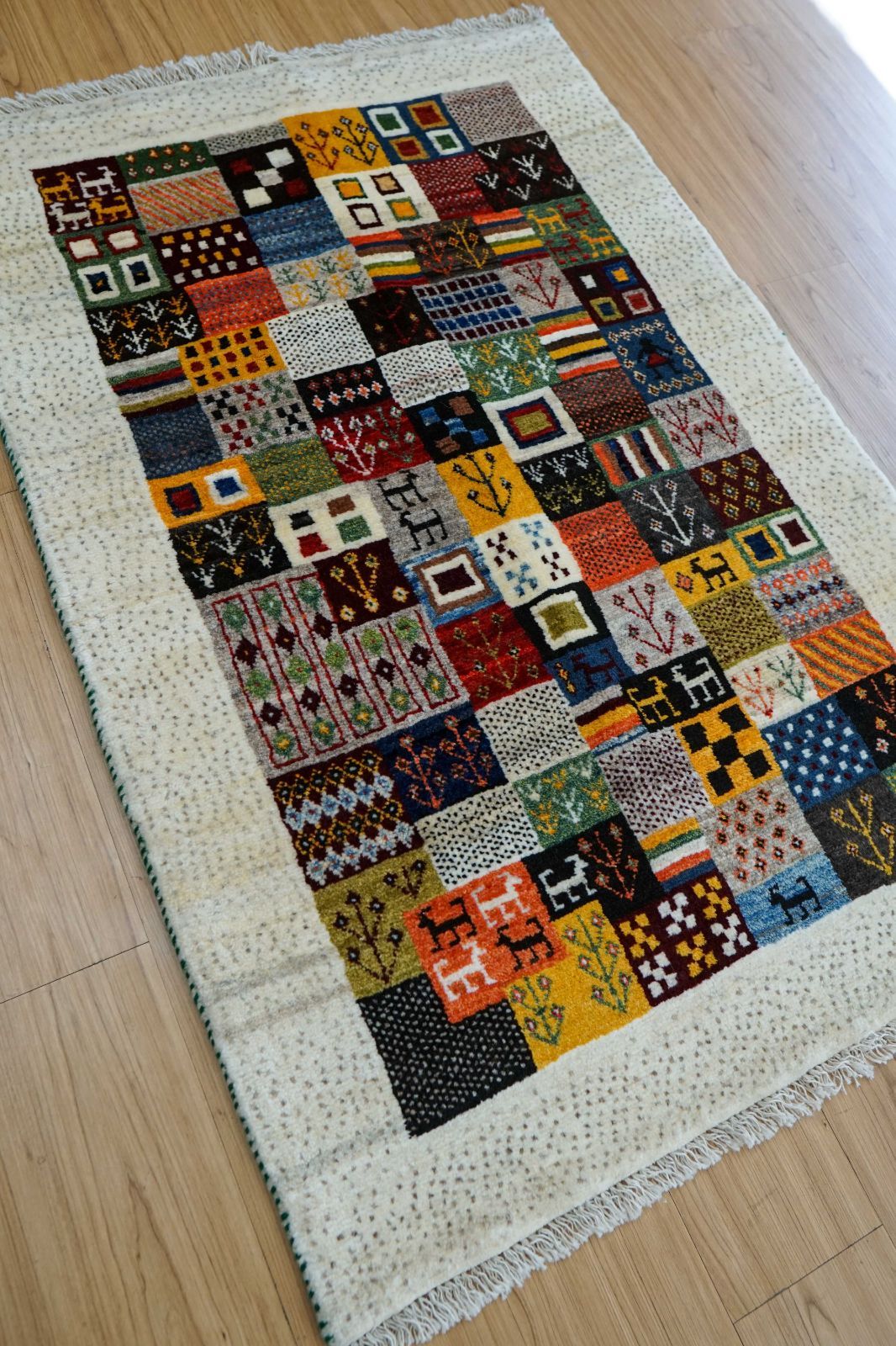 ペルシャ絨毯 カシュクリ ギャッベ リズバフトギヤべ 130×85cm - メルカリ