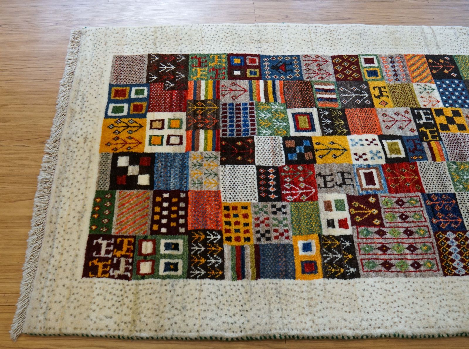 ペルシャ絨毯 カシュクリ ギャッベ リズバフトギヤべ 130×85cm - メルカリ