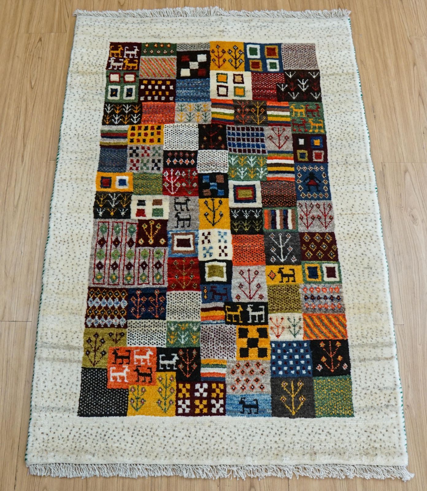 ペルシャ絨毯 カシュクリ ギャッベ リズバフトギヤべ 130×85cm - メルカリ