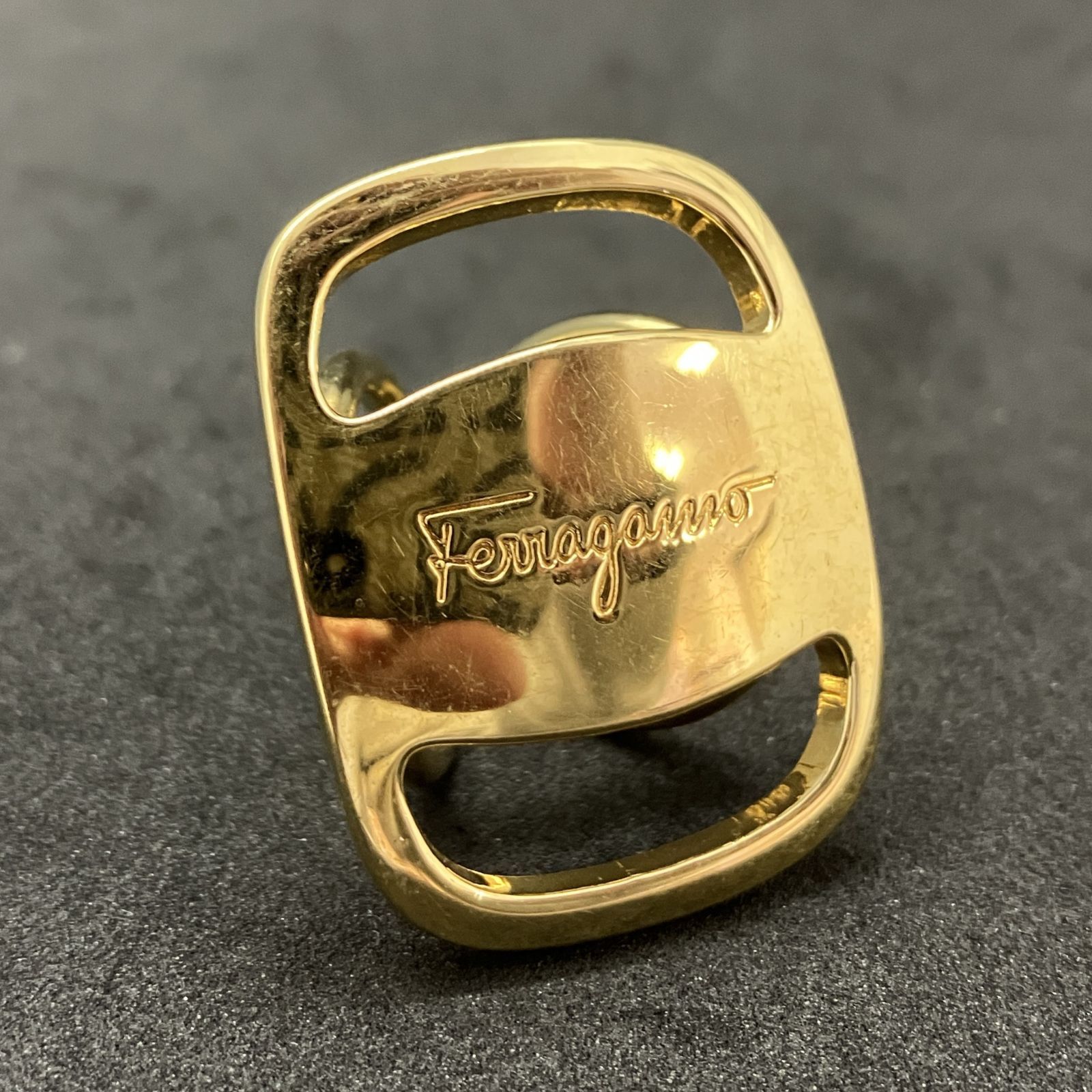 Salvatore Ferragamo フェラガモ スカーフリング ゴールド 384 - メルカリ