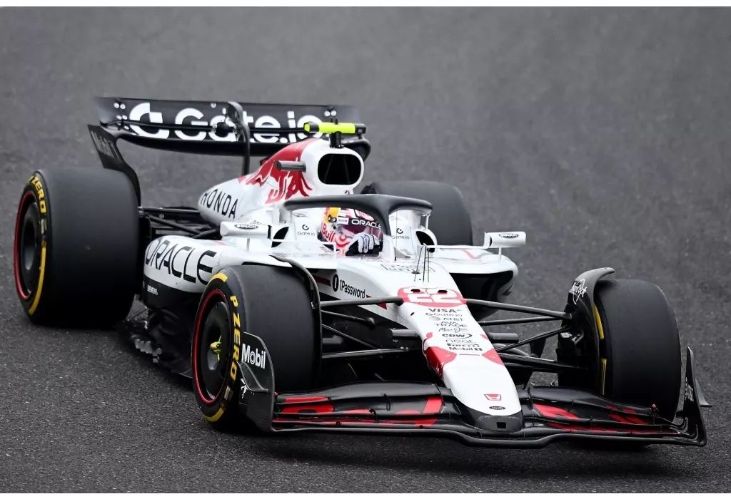 新品】ミニカー 1/64 Red Bull Racing RB21 Oracle Red Bull Racing