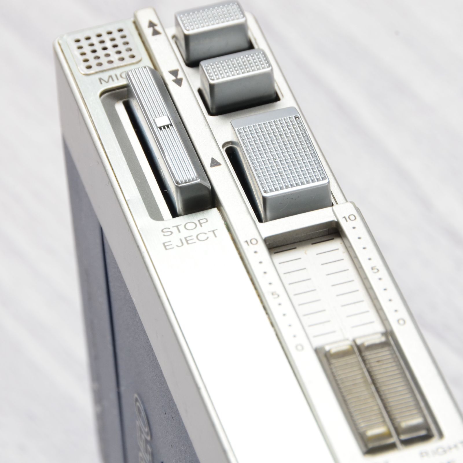 SONY 初代WALKMAN TPS-L2 GUYS & DOLLS カセットウォークマン 整備済