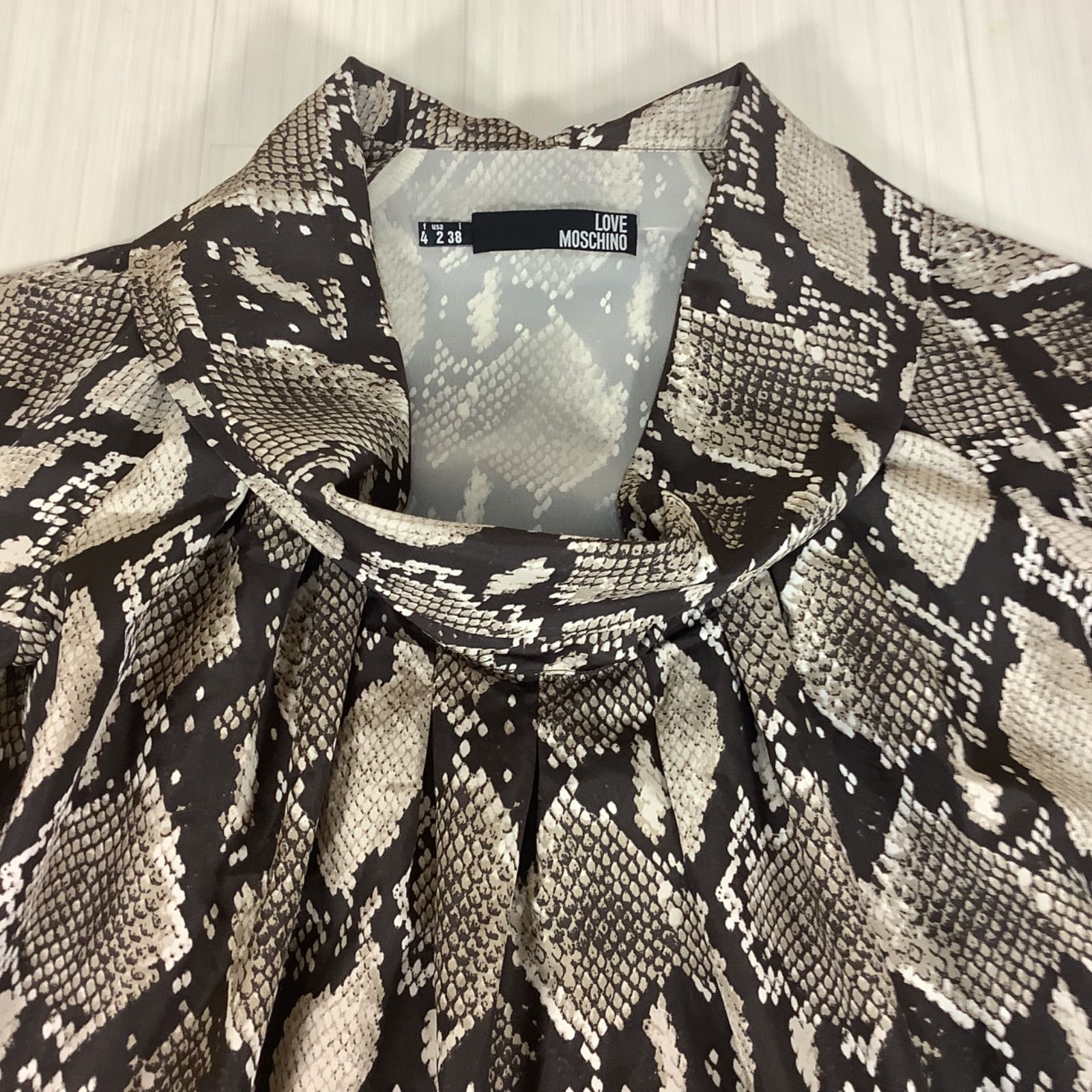 美品】LOVE MOSCHINO ラブモスキーノ パイソン柄 ナイロンワンピース 7