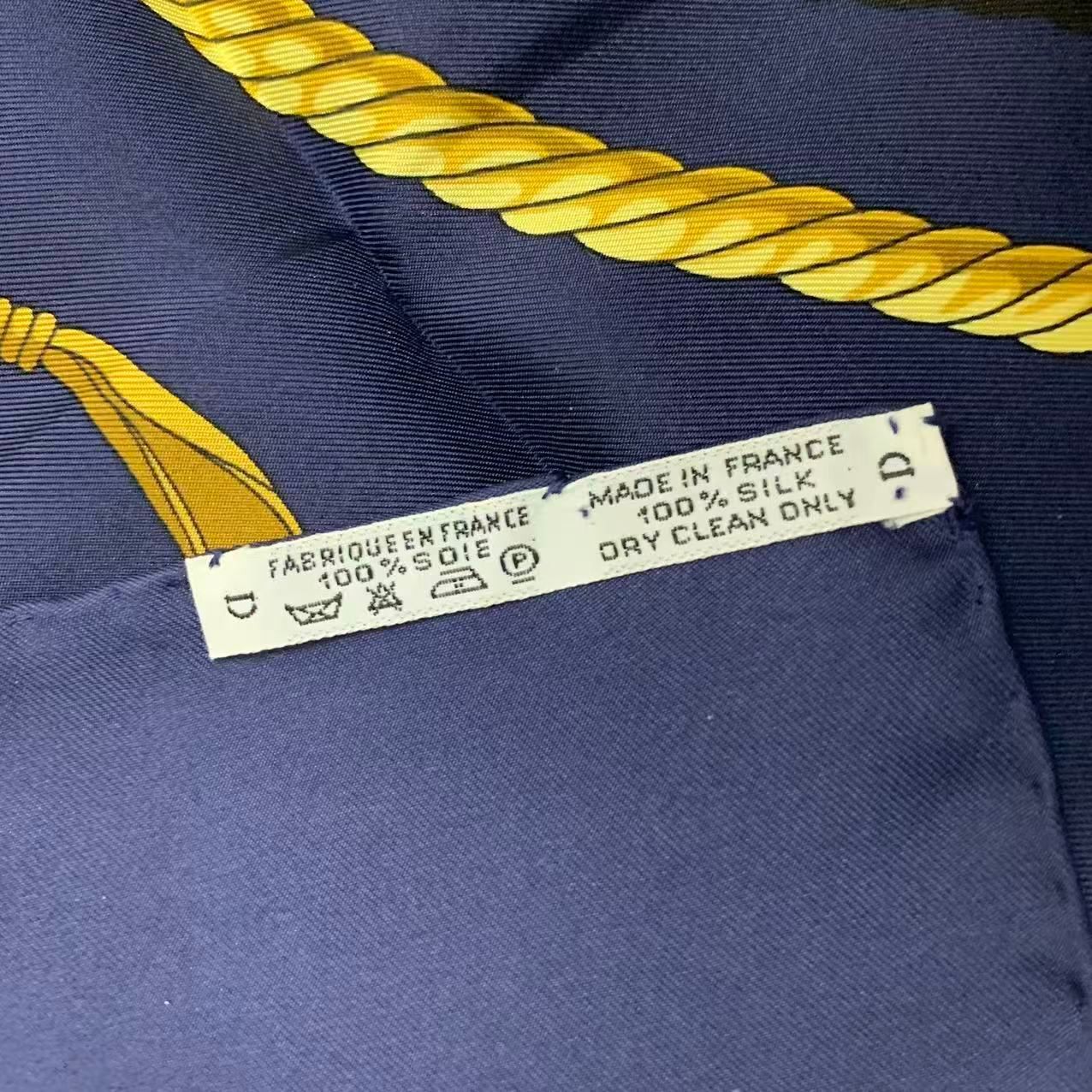 新品同様 HERMES エルメス カレ90 LES CAVALIERS D'OR 黄金の騎士