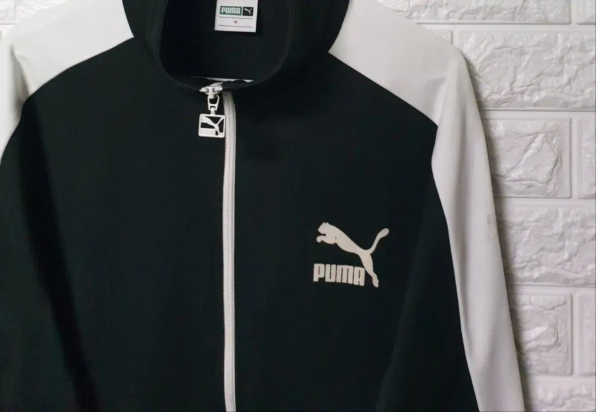 プーマ ジップアップトレーナー 出品
