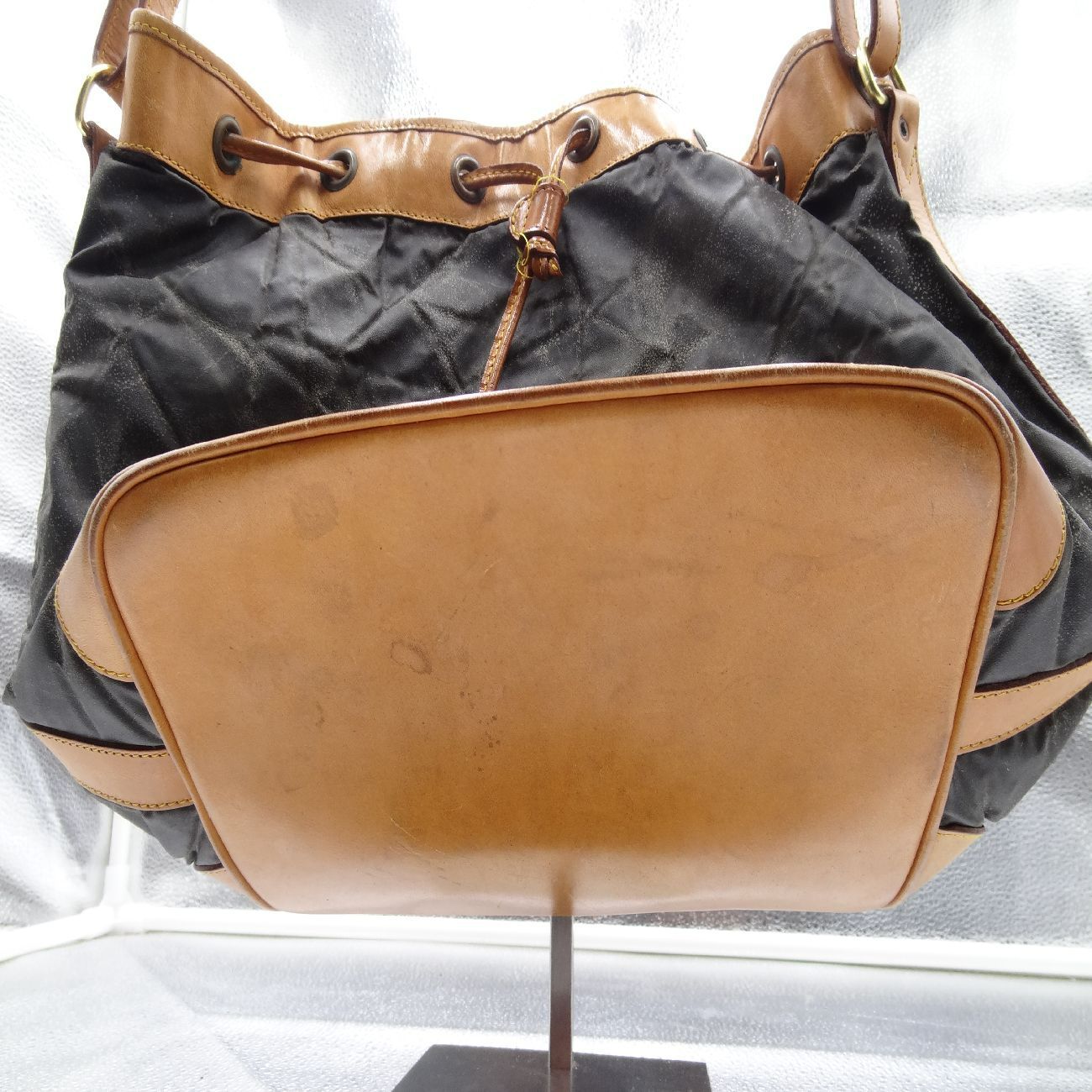 ハンティングワールド 巾着ショルダーバッグ HUNTING WORLD ブラック