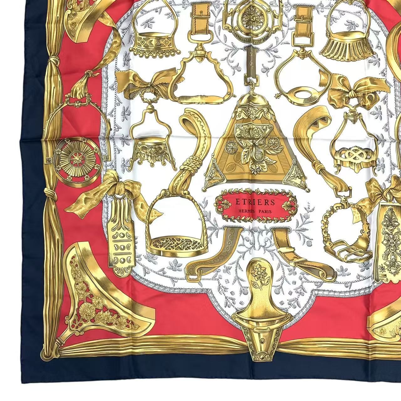 極美品 HERMES エルメス カレ90 ETRIERS 鐙柄 馬具柄 スカーフ シルク