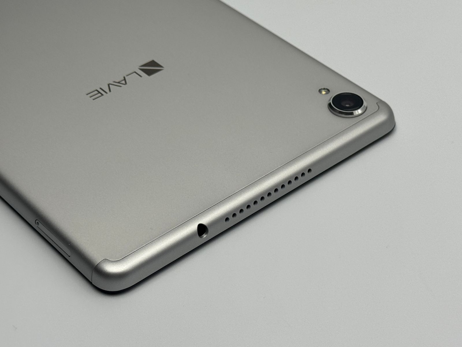 中古B】LAVIE Tab E 8FHD1 シルバー Wi-Fi - メルカリ